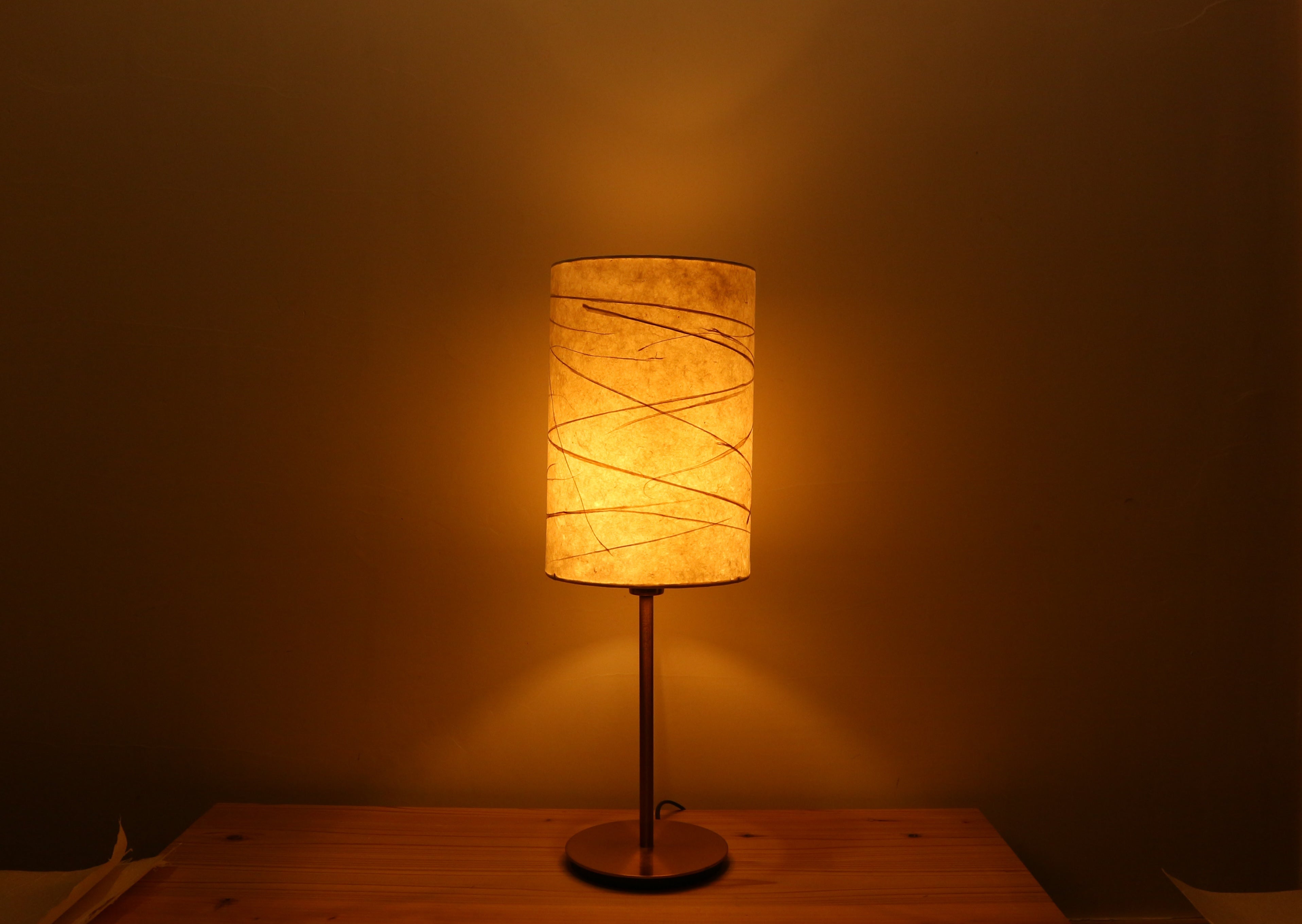 水墨手漉き和紙ランプ 伝統的な手漉き和紙を使った「ちぢみ和紙のランプ」 | AKAI Factory