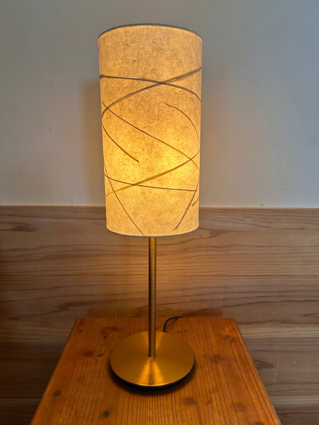 Table lamp with handmade washi lampshade